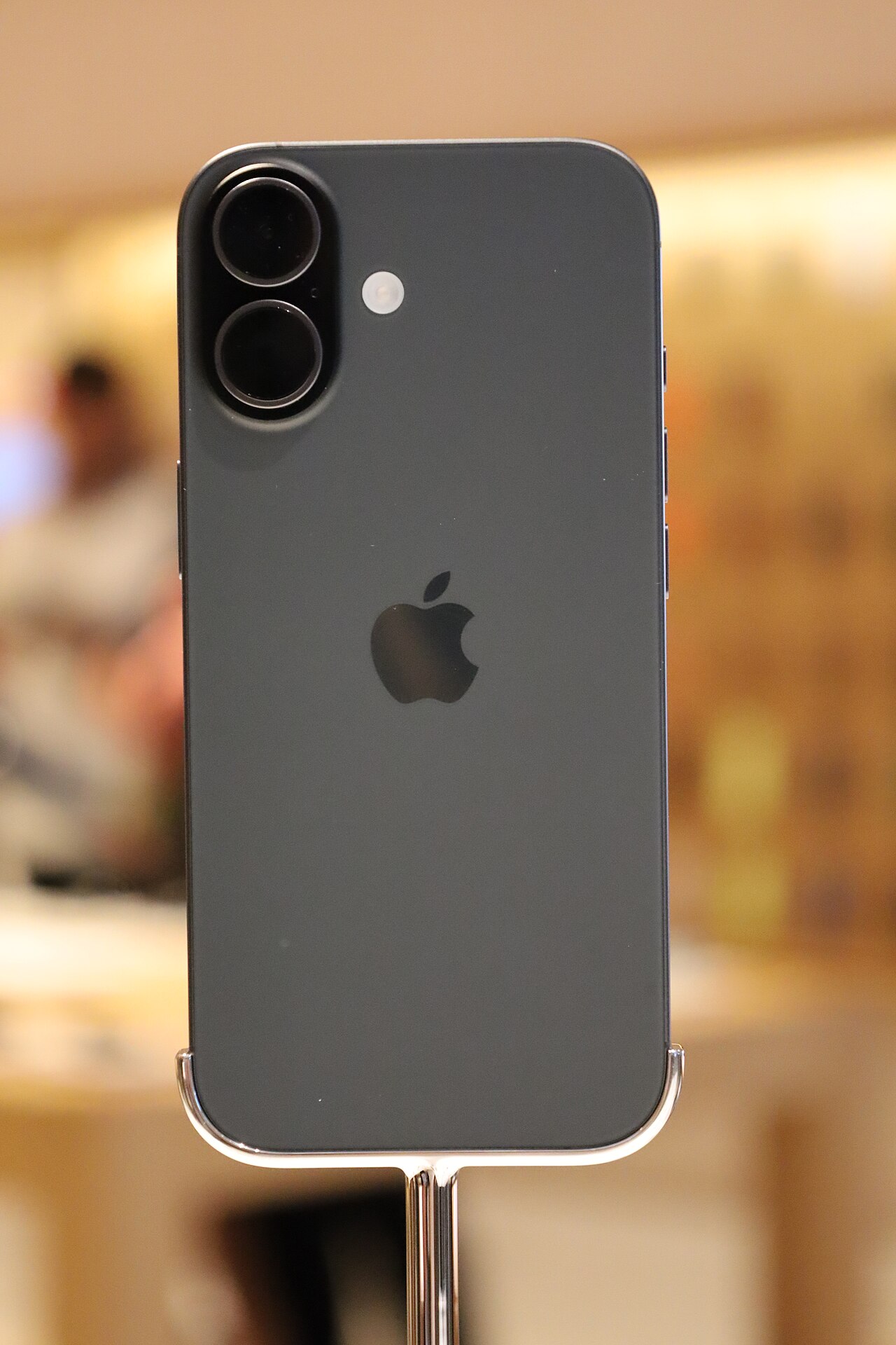 iPhone 17
